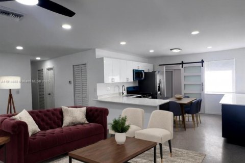 House in Fort Lauderdale, Florida 3 bedrooms, 136.01 sq.m. № 1970161 - photo 6