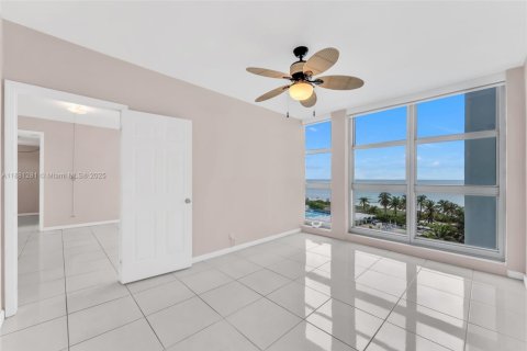 Condo in Miami Beach, Florida, 2 bedrooms  № 2004756 - photo 9