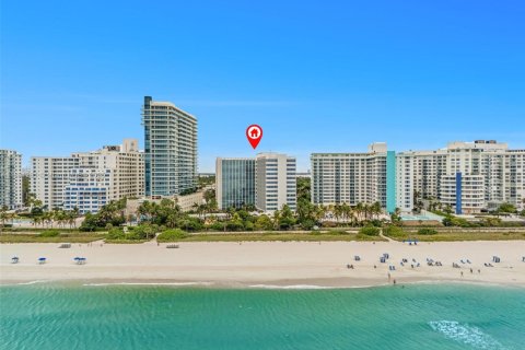 Condo in Miami Beach, Florida, 2 bedrooms  № 2004756