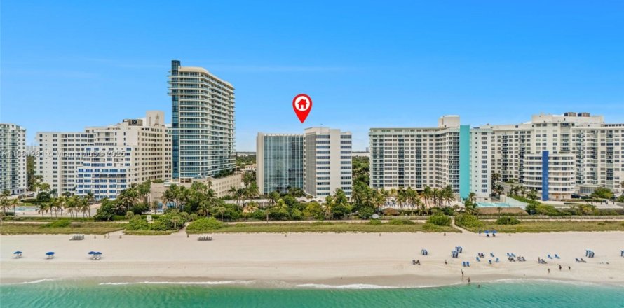 Condo in Miami Beach, Florida, 2 bedrooms  № 2004756