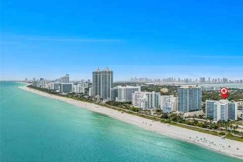 Condo in Miami Beach, Florida, 2 bedrooms  № 2004756 - photo 2
