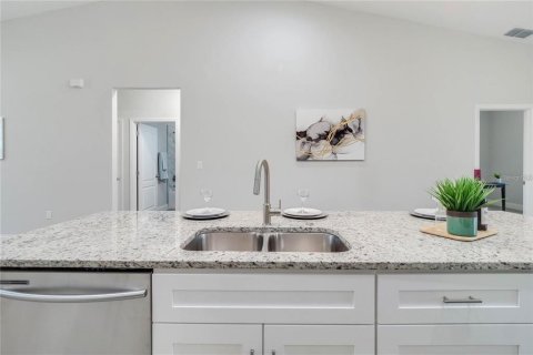 House in Kissimmee, Florida 4 bedrooms, 175.21 sq.m. № 1767411 - photo 7