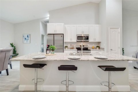 House in Kissimmee, Florida 4 bedrooms, 175.21 sq.m. № 1767411 - photo 6