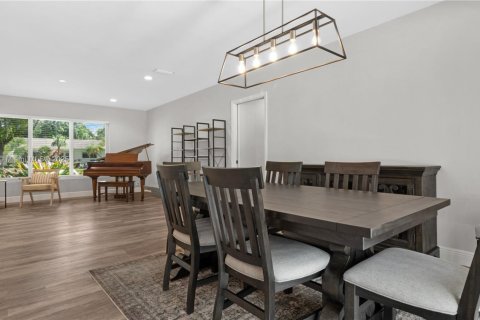 House in Palmetto Bay, Florida 4 bedrooms, 219.9 sq.m. № 1945572 - photo 17