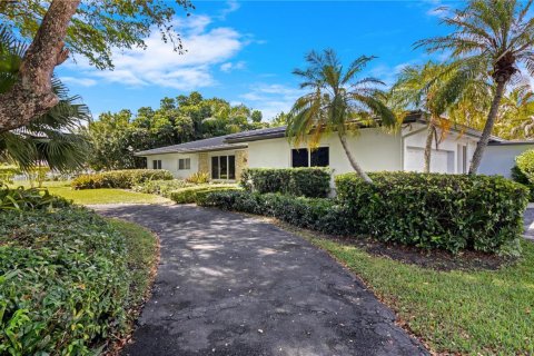 House in Palmetto Bay, Florida 4 bedrooms, 219.9 sq.m. № 1945572 - photo 7