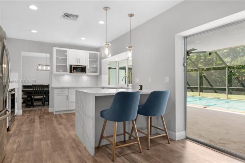 House in Palmetto Bay, Florida 4 bedrooms, 219.9 sq.m. № 1945572 - photo 4