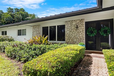 House in Palmetto Bay, Florida 4 bedrooms, 219.9 sq.m. № 1945572 - photo 8