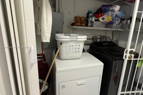 Снять в аренду виллу или дом в Хайалиа, Флорида 3 спальни, 145.21м2, № 2005698 - фото 13