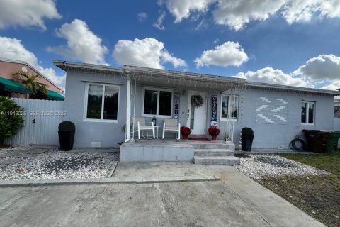 Дом в Хайалиа, Флорида 3 спальни, 145.21м2 № 2005698