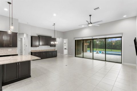 Villa ou maison à vendre à Brandon, Floride: 4 chambres, 297.01 m2 № 2408437 - photo 2