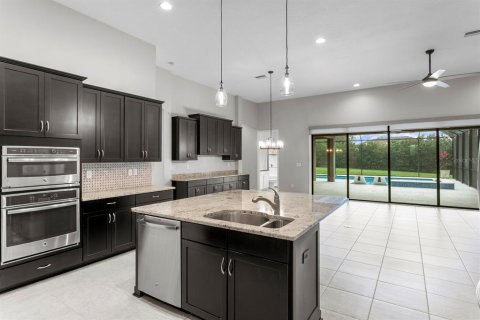 Villa ou maison à vendre à Brandon, Floride: 4 chambres, 297.01 m2 № 2408437 - photo 16