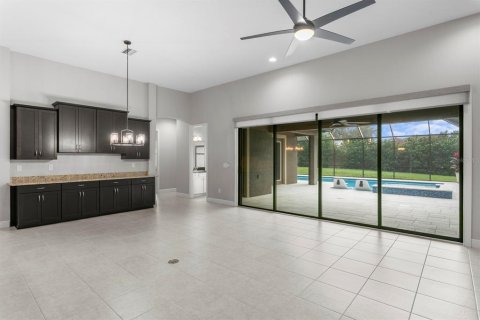 Villa ou maison à vendre à Brandon, Floride: 4 chambres, 297.01 m2 № 2408437 - photo 8