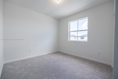 Снять в аренду виллу или дом в Хомстед, Флорида 3 спальни, 159.23м2, № 1886620 - фото 30