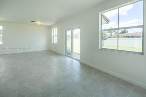 Снять в аренду виллу или дом в Хомстед, Флорида 3 спальни, 159.23м2, № 1886620 - фото 18