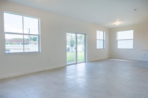 Снять в аренду виллу или дом в Хомстед, Флорида 3 спальни, 159.23м2, № 1886620 - фото 10