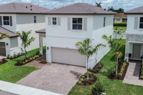 Снять в аренду виллу или дом в Хомстед, Флорида 3 спальни, 159.23м2, № 1886620 - фото 3