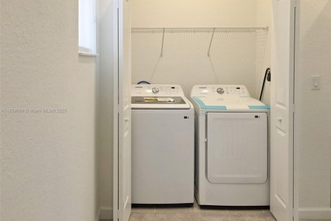 Снять в аренду виллу или дом в Хомстед, Флорида 3 спальни, 159.23м2, № 1886620 - фото 23