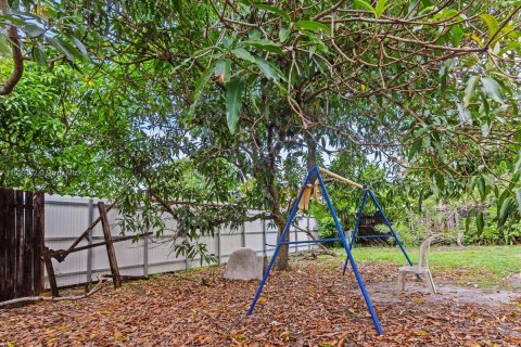 House in Miami Gardens, Florida 3 bedrooms, 153.75 sq.m. № 1965338 - photo 18