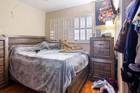 House in Miami Gardens, Florida 3 bedrooms, 153.75 sq.m. № 1965338 - photo 10