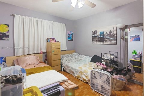 House in Miami Gardens, Florida 3 bedrooms, 153.75 sq.m. № 1965338 - photo 11