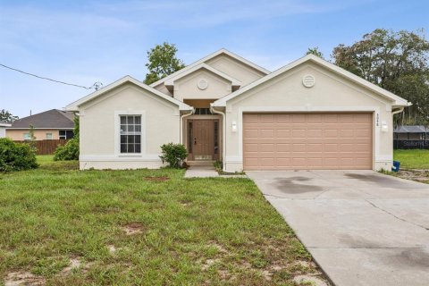 House in Spring Hill, Florida 4 bedrooms, 150.87 sq.m. № 1807357 - photo 1