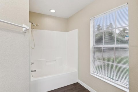 House in Spring Hill, Florida 4 bedrooms, 150.87 sq.m. № 1807357 - photo 19