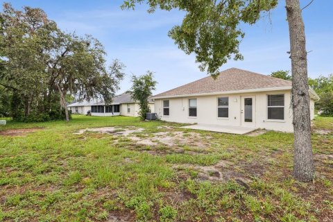 House in Spring Hill, Florida 4 bedrooms, 150.87 sq.m. № 1807357 - photo 2
