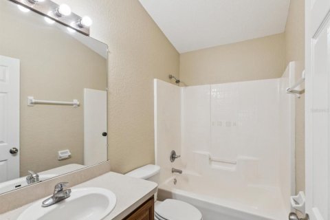 House in Spring Hill, Florida 4 bedrooms, 150.87 sq.m. № 1807357 - photo 24
