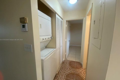 Купить кондоминиум в Маргит, Флорида 2 спальни, 90.12м2, № 2013028 - фото 12