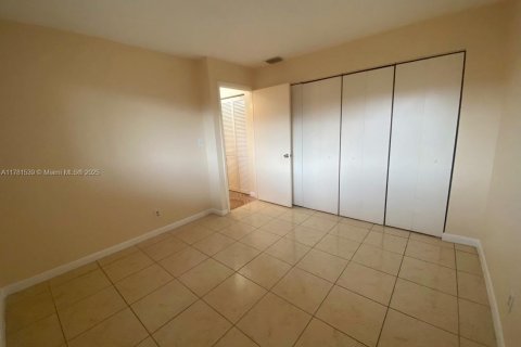 Купить кондоминиум в Маргит, Флорида 2 спальни, 90.12м2, № 2013028 - фото 10