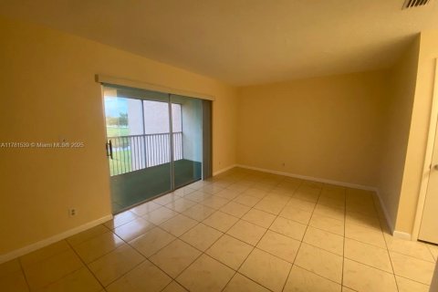 Купить кондоминиум в Маргит, Флорида 2 спальни, 90.12м2, № 2013028 - фото 16