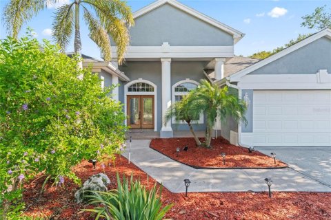 House in Palm Harbor, Florida 4 bedrooms, 235.14 sq.m. № 1804897 - photo 3
