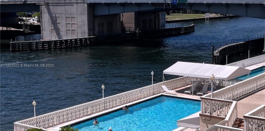Condo à Hallandale Beach, Floride, 1 chambre № 1890310