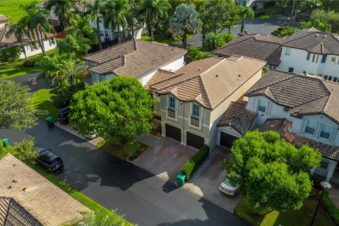 Villa ou maison à vendre à Doral, Floride: 3 chambres, 186.45 m2 № 1943886 - photo 3