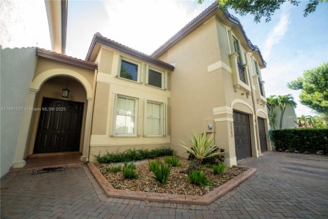 Villa ou maison à vendre à Doral, Floride: 3 chambres, 186.45 m2 № 1943886 - photo 1