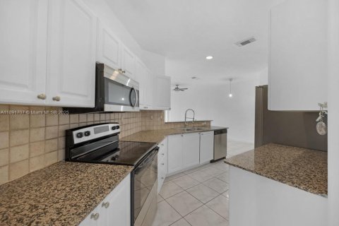 Villa ou maison à vendre à Doral, Floride: 3 chambres, 186.45 m2 № 1943886 - photo 17