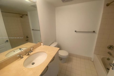 Купить кондоминиум в Майами, Флорида 2 спальни, 127м2, № 2089255 - фото 3