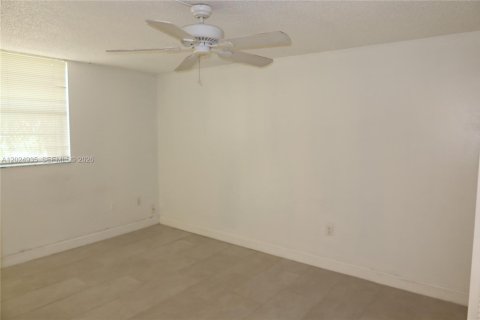 Copropriété à vendre à Miami, Floride: 2 chambres, 86.96 m2 № 2153749 - photo 10