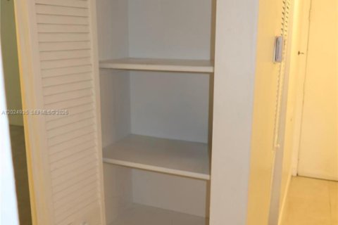 Copropriété à vendre à Miami, Floride: 2 chambres, 86.96 m2 № 2153749 - photo 5