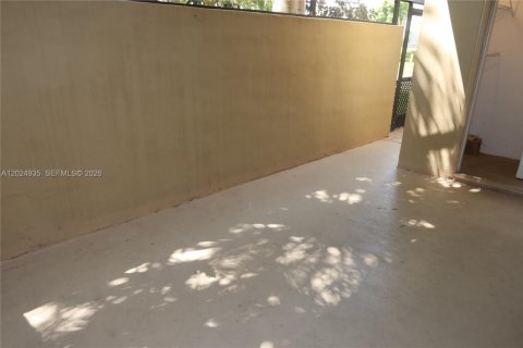 Copropriété à vendre à Miami, Floride: 2 chambres, 86.96 m2 № 2153749 - photo 27