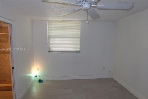Copropriété à vendre à Miami, Floride: 2 chambres, 86.96 m2 № 2153749 - photo 12