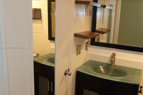 Copropriété à vendre à Miami, Floride: 2 chambres, 86.96 m2 № 2153749 - photo 15