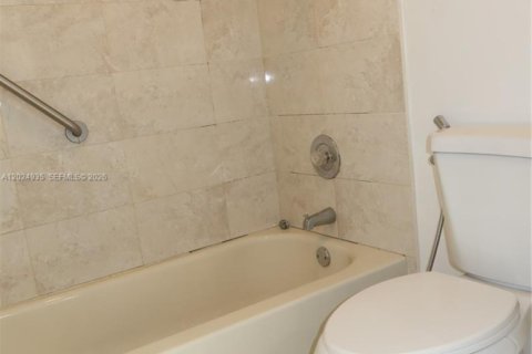 Copropriété à vendre à Miami, Floride: 2 chambres, 86.96 m2 № 2153749 - photo 20