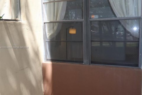 Copropriété à vendre à Miami, Floride: 2 chambres, 86.96 m2 № 2153749 - photo 28