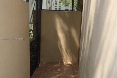 Copropriété à vendre à Miami, Floride: 2 chambres, 86.96 m2 № 2153749 - photo 29