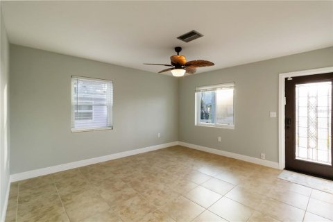 Villa ou maison à vendre à Bradenton, Floride: 2 chambres, 114.83 m2 № 2094559 - photo 8