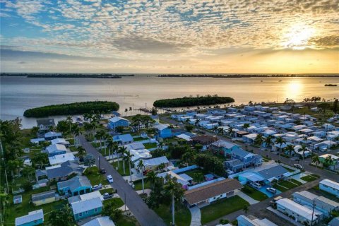Villa ou maison à vendre à Bradenton, Floride: 2 chambres, 114.83 m2 № 2094559 - photo 6