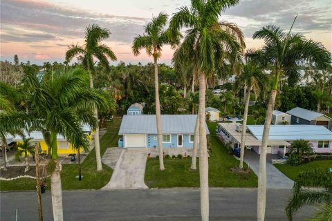 Villa ou maison à Bradenton, Floride 2 chambres, 114.83 m2 № 2094559