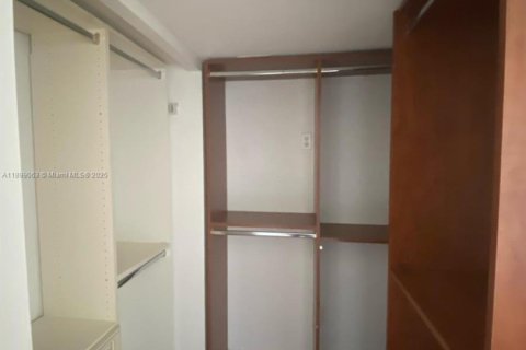 Купить кондоминиум в Авентура, Флорида 2 спальни, 98.94м2, № 1951050 - фото 11