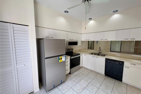 Villa ou maison à vendre à Sarasota, Floride: 2 chambres, 115.29 m2 № 2411541 - photo 4